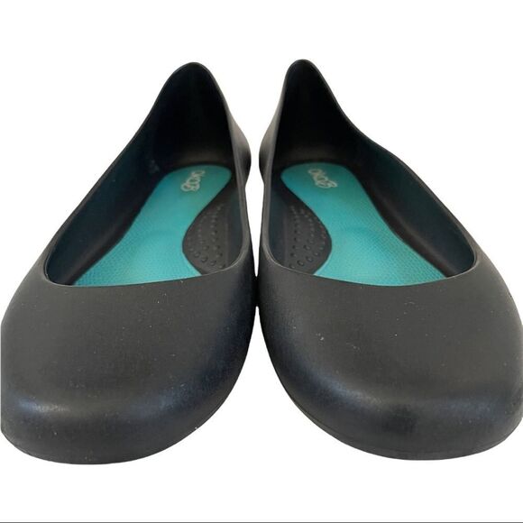 Oka-B Women's Georgia Matte Finish Ballet Flats - Picture 3 of 10